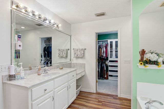 2708 Creeks Edge Lane, Navarre, FL 32566