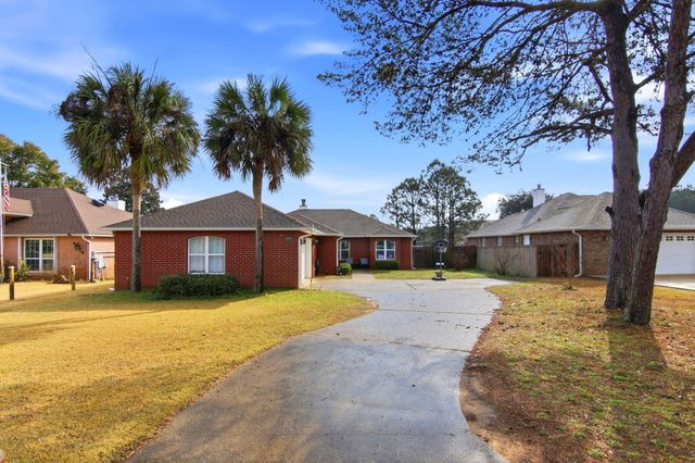 2708 Creeks Edge Lane, Navarre, FL 32566