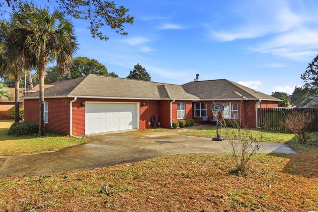 2708 Creeks Edge Lane, Navarre, FL 32566
