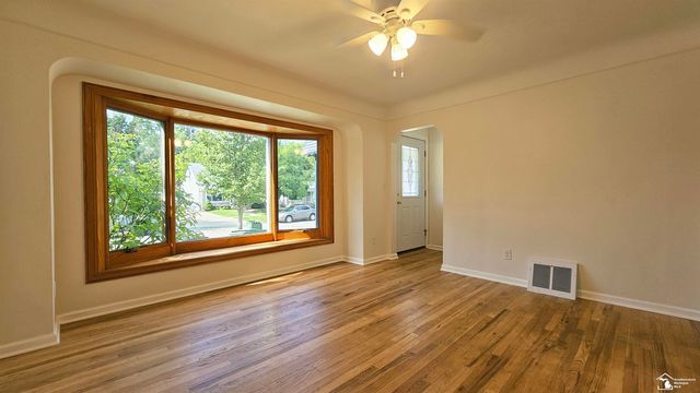 14201 Poplar Street, Southgate, MI 48195