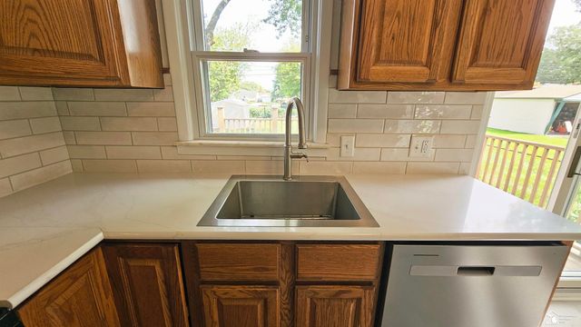 14201 Poplar Street, Southgate, MI 48195