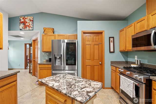 171 E Rauschert Road, Grapeview, WA 98546