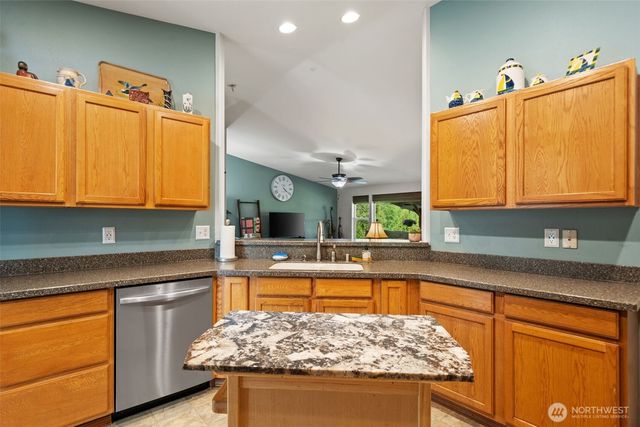 171 E Rauschert Road, Grapeview, WA 98546