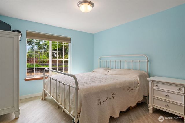 171 E Rauschert Road, Grapeview, WA 98546