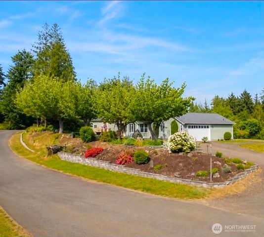 171 E Rauschert Road, Grapeview, WA 98546