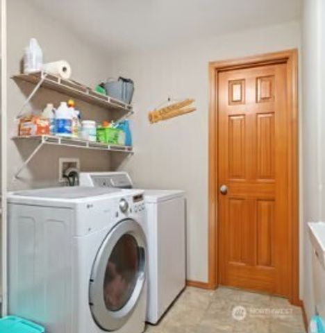 171 E Rauschert Road, Grapeview, WA 98546