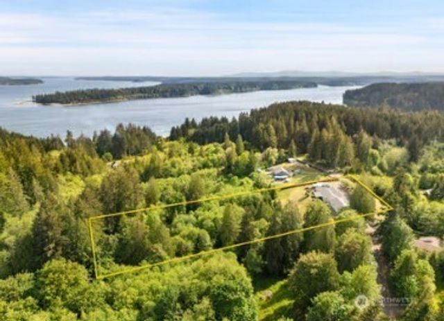 171 E Rauschert Road, Grapeview, WA 98546