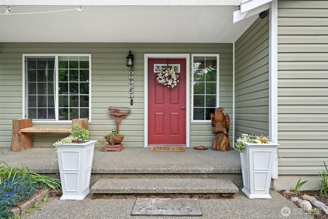 171 E Rauschert Road, Grapeview, WA 98546