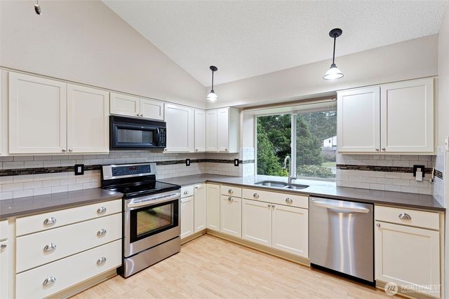 2109 Patricia Court SE, Lacey, WA 98503