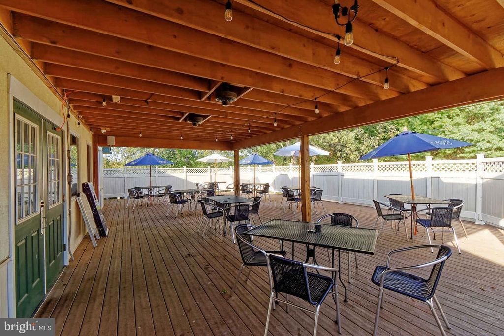 Image 12 of property listing at 528 N HARDING HWY, Vineland, NJ 08360