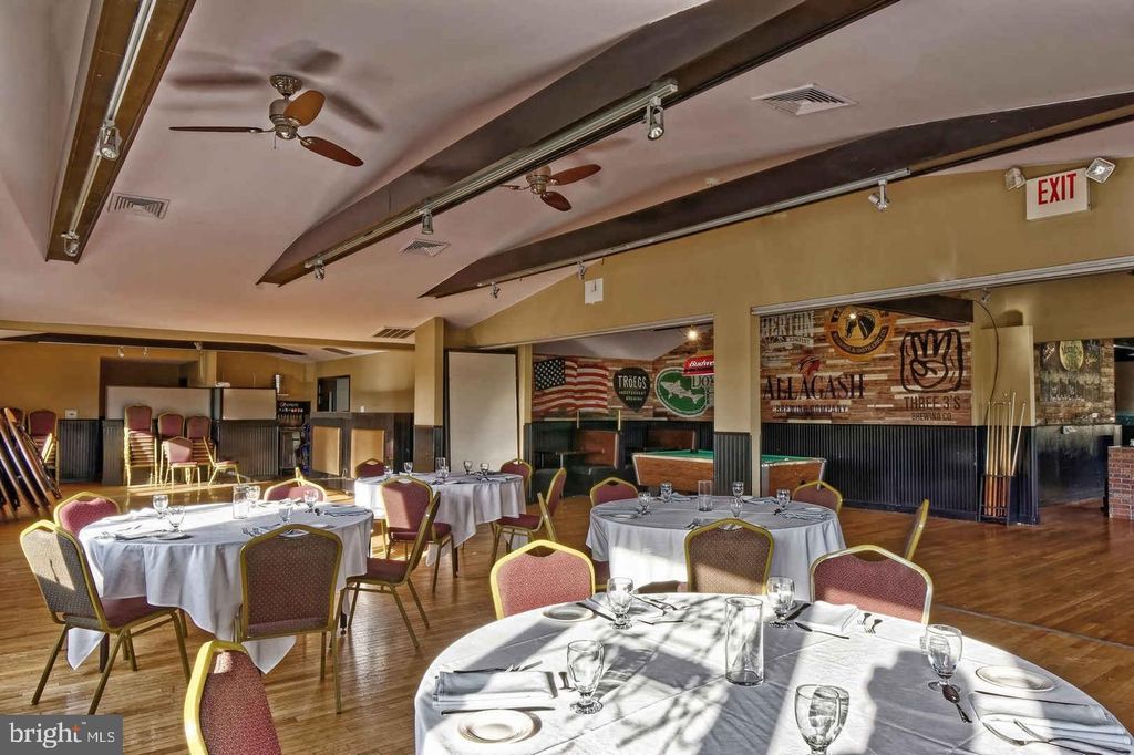 Image 16 of property listing at 528 N HARDING HWY, Vineland, NJ 08360