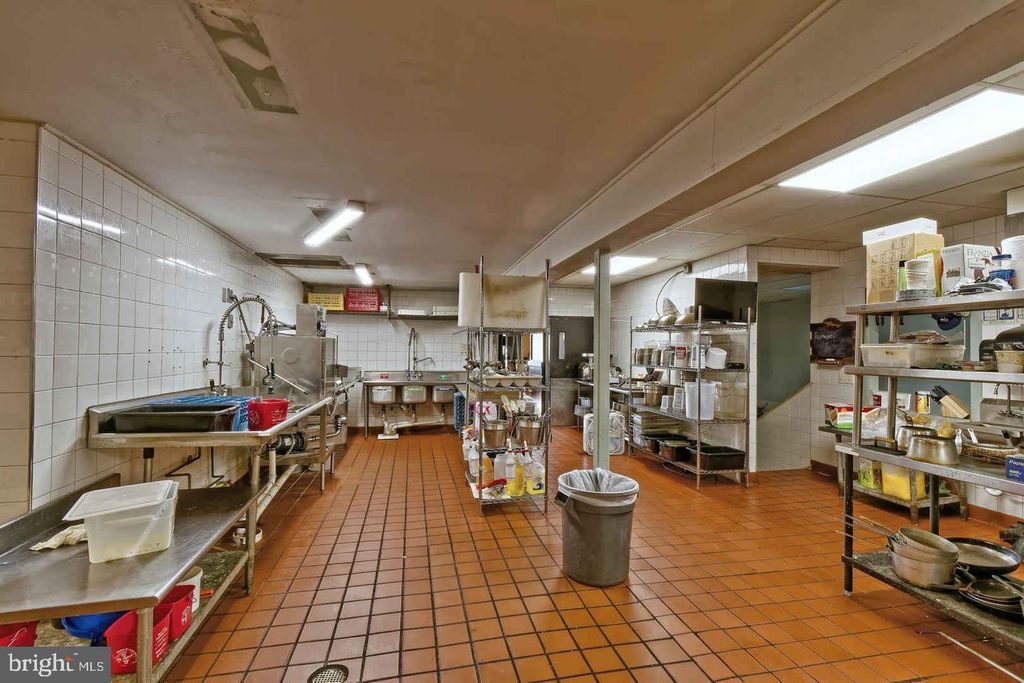 Image 21 of property listing at 528 N HARDING HWY, Vineland, NJ 08360