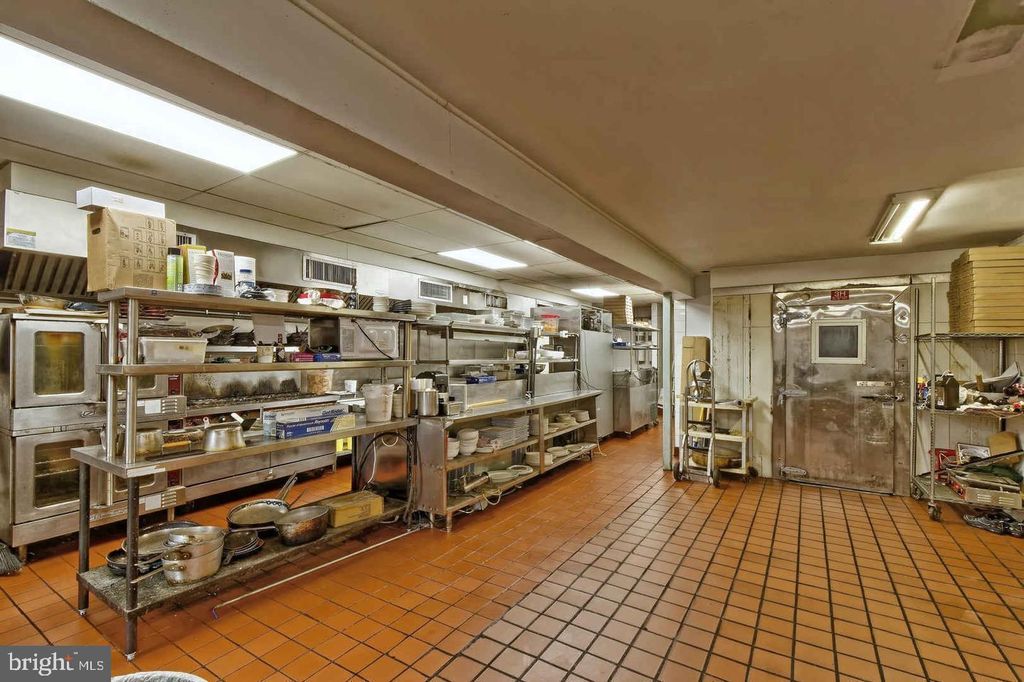 Image 22 of property listing at 528 N HARDING HWY, Vineland, NJ 08360