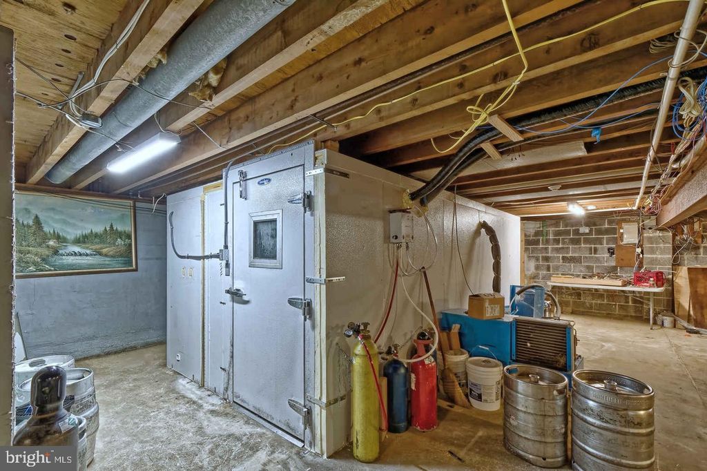 Image 24 of property listing at 528 N HARDING HWY, Vineland, NJ 08360