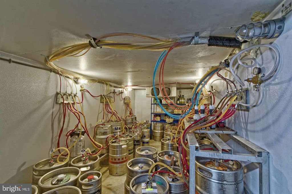 Image 25 of property listing at 528 N HARDING HWY, Vineland, NJ 08360