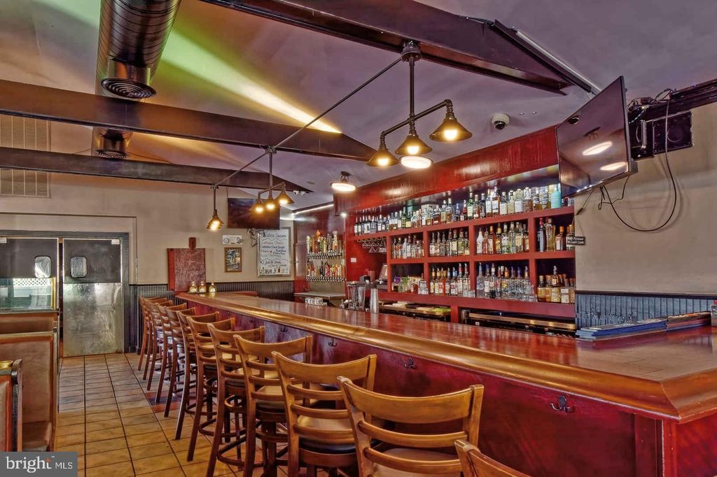 Image 6 of property listing at 528 N HARDING HWY, Vineland, NJ 08360