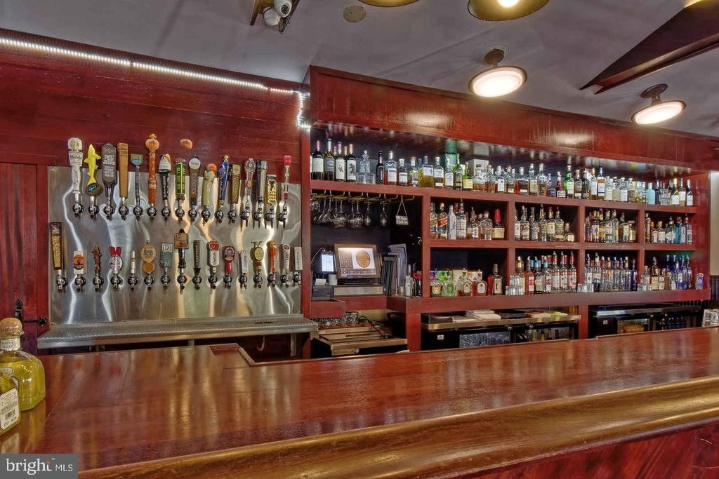 Image 7 of property listing at 528 N HARDING HWY, Vineland, NJ 08360