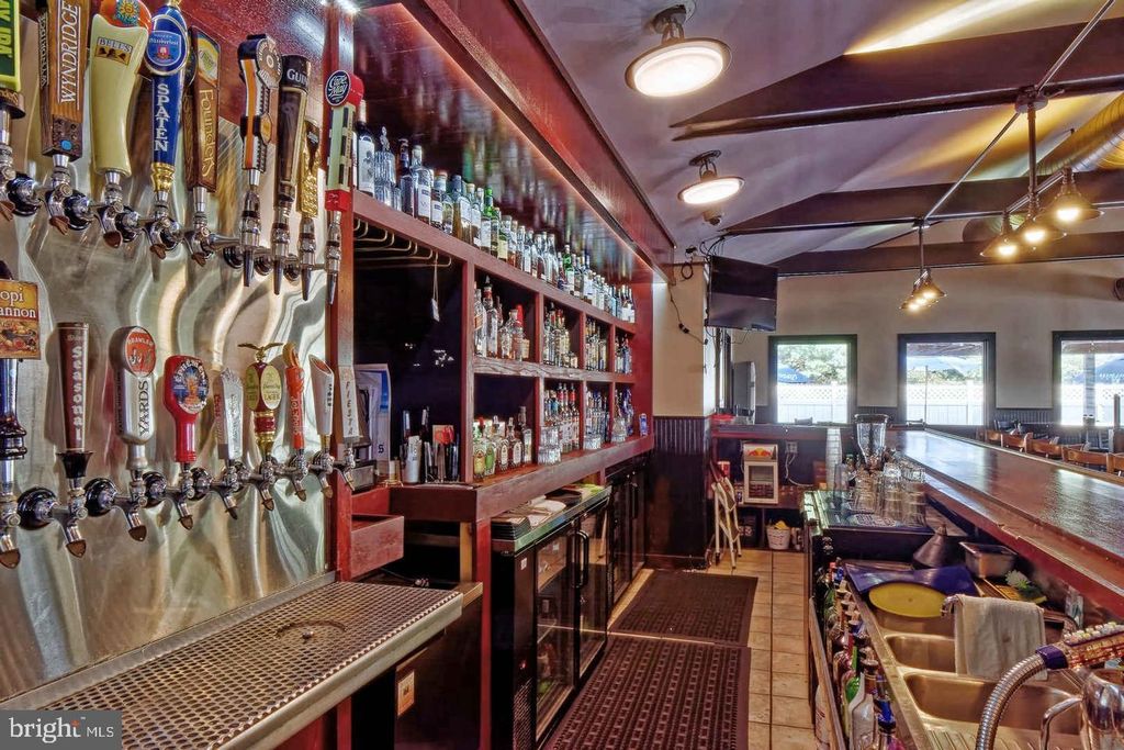 Image 8 of property listing at 528 N HARDING HWY, Vineland, NJ 08360