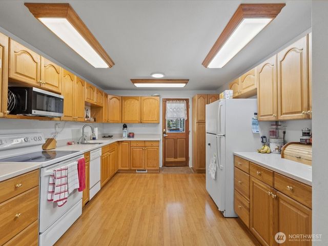 2345 N 130th Street, Seattle, WA 98133