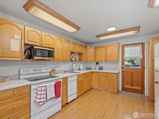 2345 N 130th Street, Seattle, WA 98133