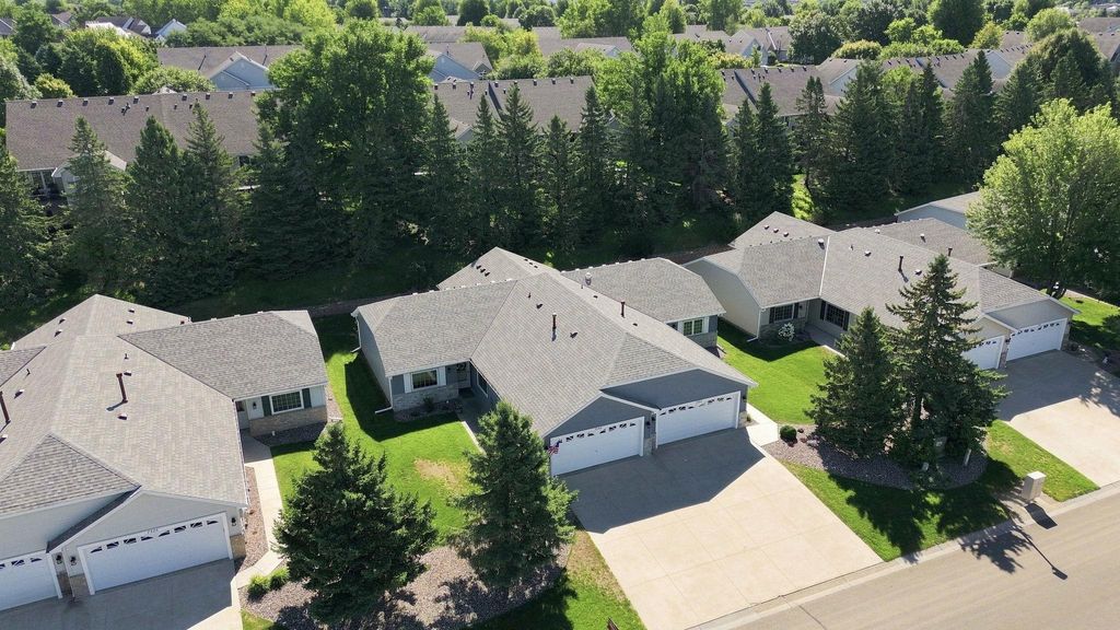 7590 Newbury Road, Woodbury, MN 55125 — exterior