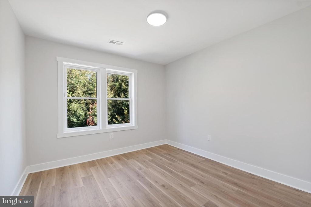 7605 WILDWOOD DR, Takoma Park, MD 20912