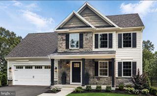 2 STREAM DR, Carlisle, PA 17013