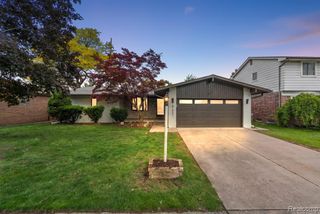 31031 Champine Street, Saint Clair Shores, MI 48082