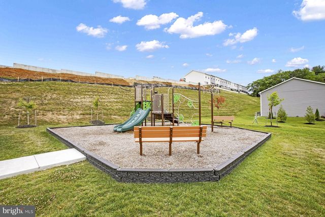 23 CRAMSFORD STREET, Falling Waters, WV 25419