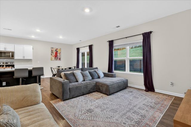 2512 Bridgeforth Crossing, Kingsport, TN 37664