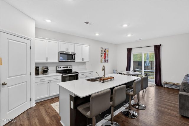 2512 Bridgeforth Crossing, Kingsport, TN 37664