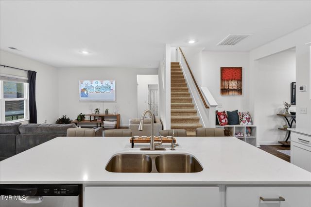 2512 Bridgeforth Crossing, Kingsport, TN 37664