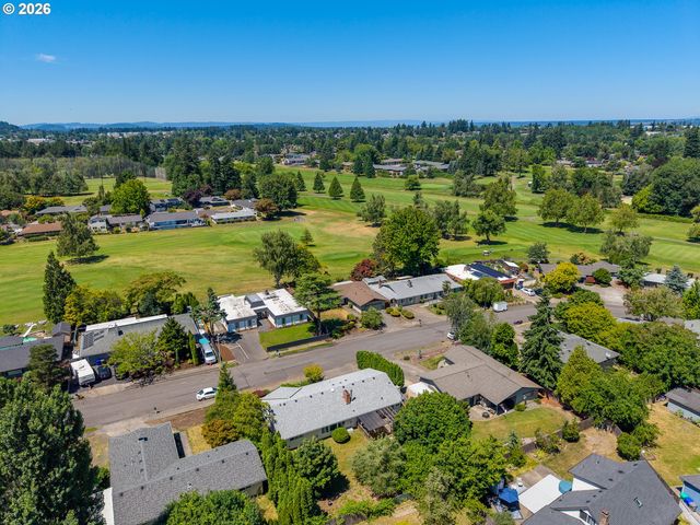 1560 Ne COCHRAN Dr, Gresham, OR 97030