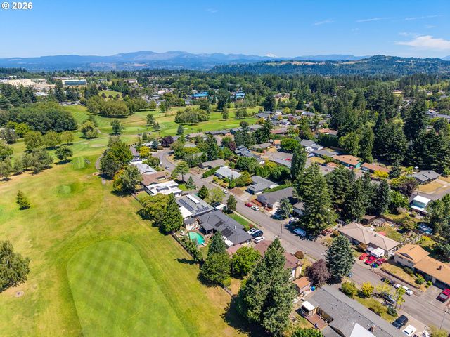 1560 Ne COCHRAN Dr, Gresham, OR 97030