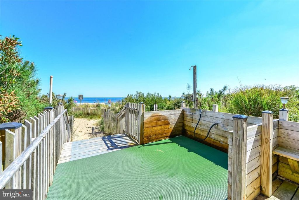 Image 8 of property listing at 10000 COASTAL HWY #1606, Ocean City, MD 21842