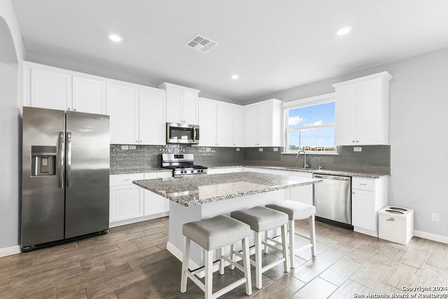 7606 Hartford Den, San Antonio, TX 78253