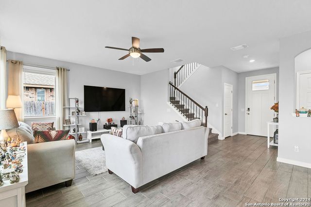 7606 Hartford Den, San Antonio, TX 78253