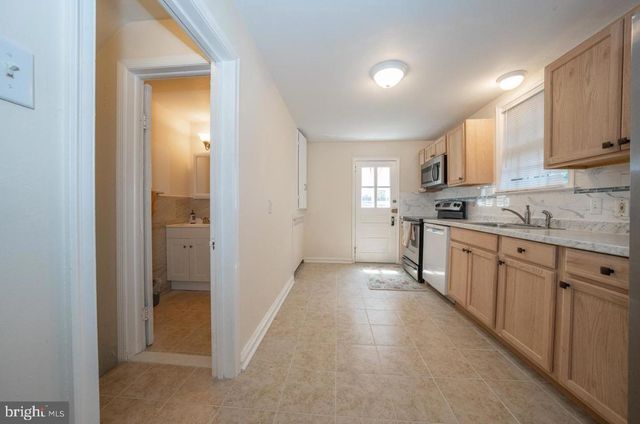 130 CROSSHILL RD, Wynnewood, PA 19096