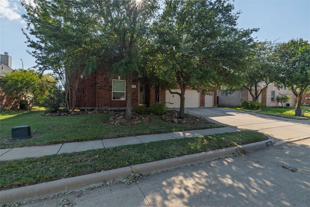 11845 Warbler Lane, Fort Worth, TX 76244 — photo 2