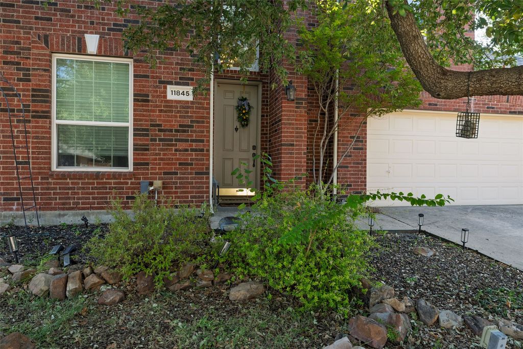 11845 Warbler Lane, Fort Worth, TX 76244 — photo 5