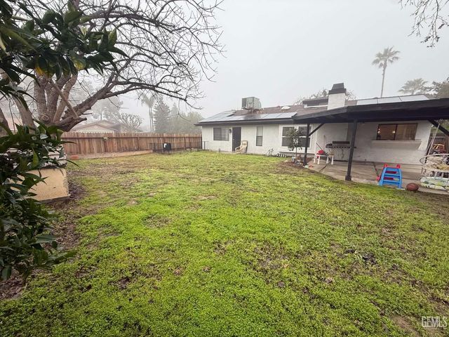 7517 Hachita Court, Bakersfield, CA 93309