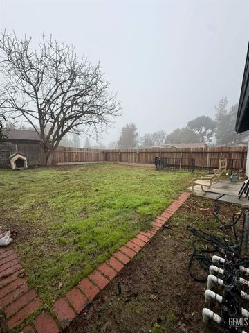 7517 Hachita Court, Bakersfield, CA 93309