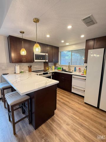 7517 Hachita Court, Bakersfield, CA 93309