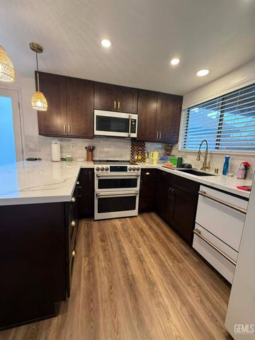 7517 Hachita Court, Bakersfield, CA 93309