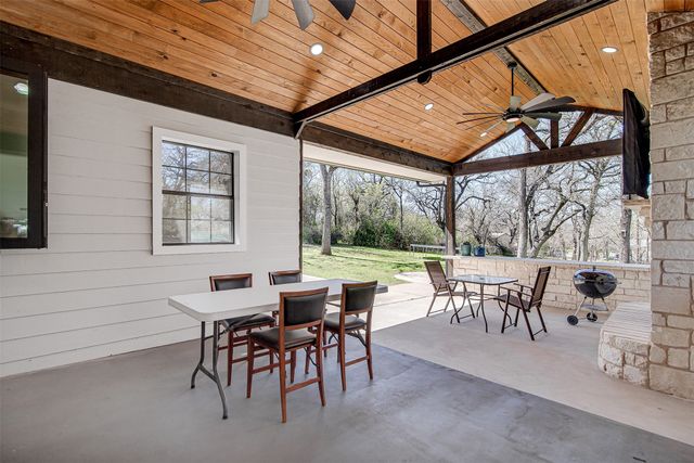 132 S Briaroaks Road, Burleson, TX 76028