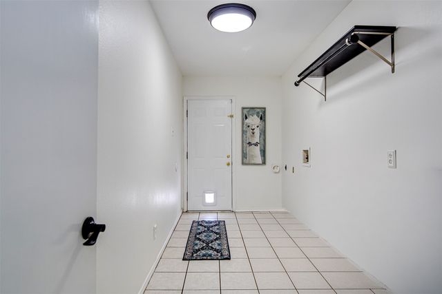 132 S Briaroaks Road, Burleson, TX 76028