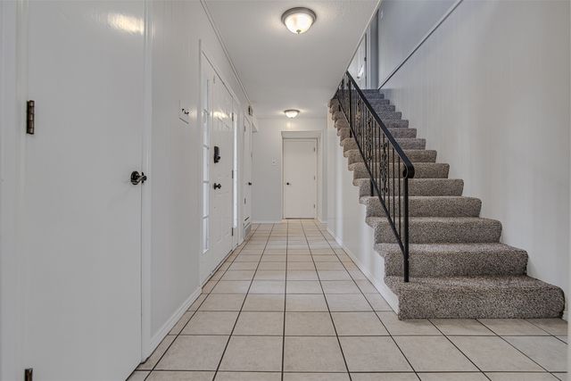 132 S Briaroaks Road, Burleson, TX 76028