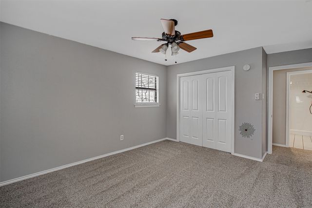 132 S Briaroaks Road, Burleson, TX 76028