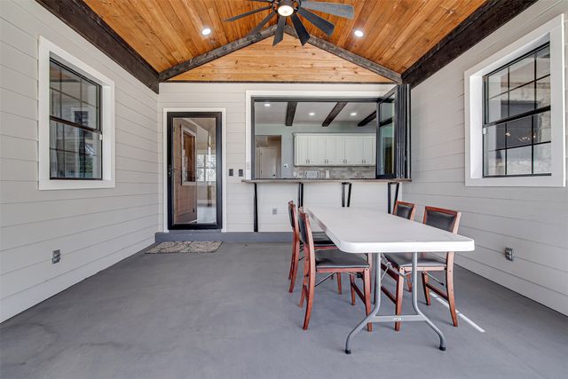 132 S Briaroaks Road, Burleson, TX 76028