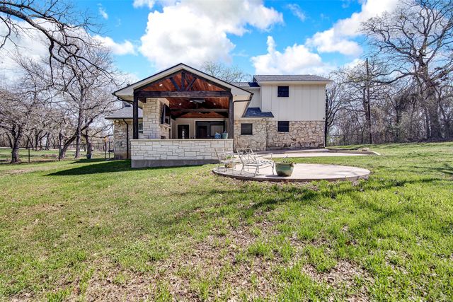 132 S Briaroaks Road, Burleson, TX 76028